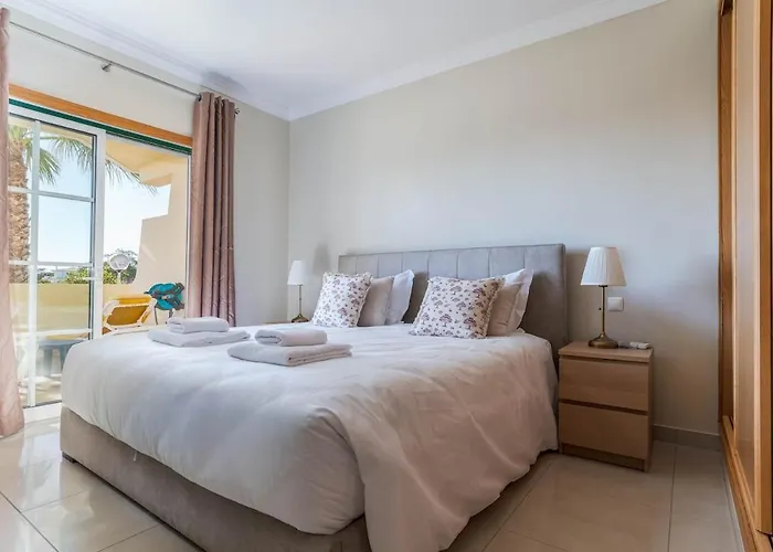 Apartamento Palm Breeze Retreat In W Pool And Balcony By Lisbeyond Albufeira