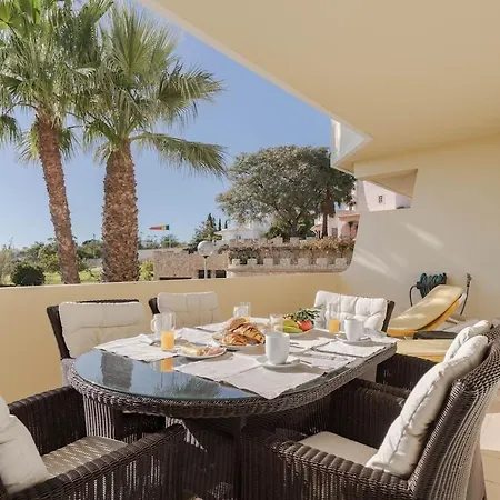 Palm Breeze Retreat In W Pool And Balcony By Lisbeyond דירה *